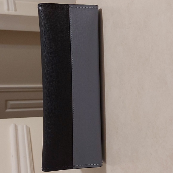 Coach Parker Signature Handbag - Picture 4 of 9